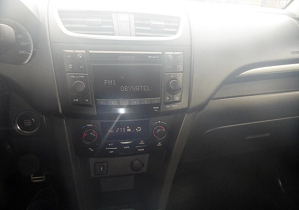 Suzuki Swift cena 28900 przebieg: 136000, rok produkcji 2012 z Radom małe 301